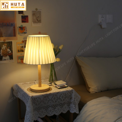 Đèn Ngủ Để Bàn HUTA G4 Gỗ Chao Xếp Ly Vintage Dễ Thương, Decor Trang Trí Phòng Ngủ, Đọc Sách Đầu Giường, Điều Chỉnh Độ sáng, Đèn Vàng Bóng LED Tiết Kiệm Điện