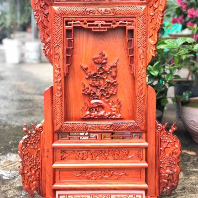 Giá gương thờ cúng khắc gốc cây tùng bằng gỗ gõ và sơn son dát vàng cao cấp kt cao 81×56×19,5cm 
