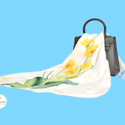 Khăn Choàng Cổ Lụa Vẽ Tay Cao Cấp Hoa Đồng Tiền SenSilk 160x55cm, Quà Việt Nam Tặng Người Nước Ngoài, Phụ Kiện Thời Trang Nữ Cao Cấp, Vietnam Silk Painting Scarf, Tinh Hoa Nghề Việt