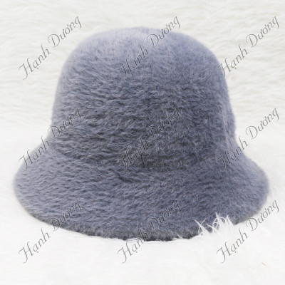 Mũ lông xù vành cúp thêu chữ Yiziya, vành rộng 5cm, chất liệu xù mềm mại thời trang