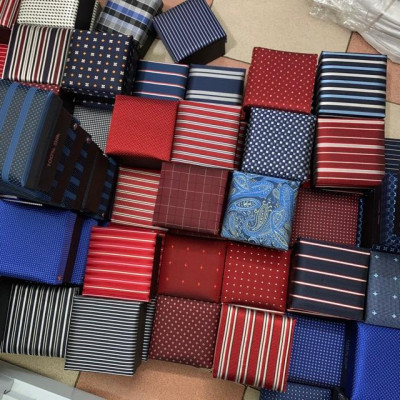 Cà vạt nam hộp quà tặng cao cấp + khuy măng cài áo + khăn tay