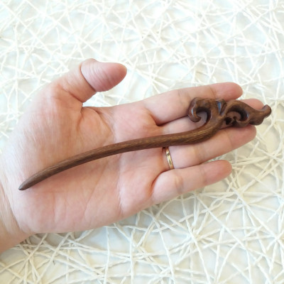 TRÂM CÀI TÓC GỖ HỌA TIẾT