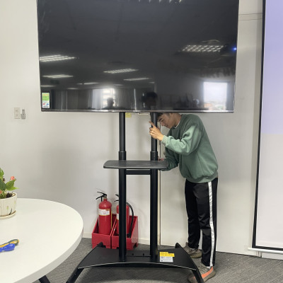 Giá Treo TiVi Di Động North Bayou AVA1800 Màu Đen Lắp Cho Màn Hình Từ 55 inch - 80 inch Nhập Khẩu