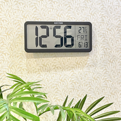 Đồng hồ Rhythm LCW017BR02- Kt 35.6 x 16.0 x 2.6cm, 638g. Vỏ nhựa. Dùng Pin.