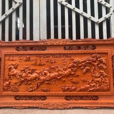 Tranh treo tường mã đáo thành công bằng gỗ hương đỏ kt 79×155×4cm