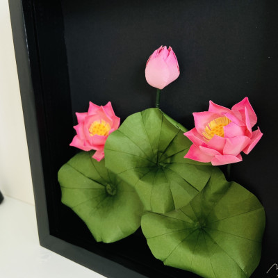 Tranh hoa giấy handmade trang trí cao cấp HOA SEN  HỒNG 25x25 - Maypaperflower Hoa giấy nghệ thuật