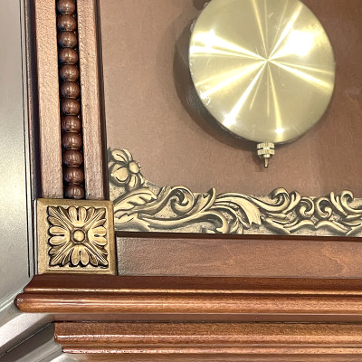 Đồng hồ treo tường RHYTHM SIP (Sound In Place) Wall Clocks CMJ524NR06 (Kích thước 28.5 x 59.0 x 12.0cm), Vỏ màu Nâu