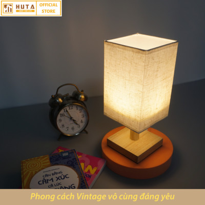 Đèn ngủ để bàn HUTA G3S Gỗ Chao Vuông Hiện Đại Decor Trang trí phòng ngủ, Đọc Sách Đầu Giường, Đầu Cắm USB, Đèn Vàng Bóng LED Tiết Kiệm Điện