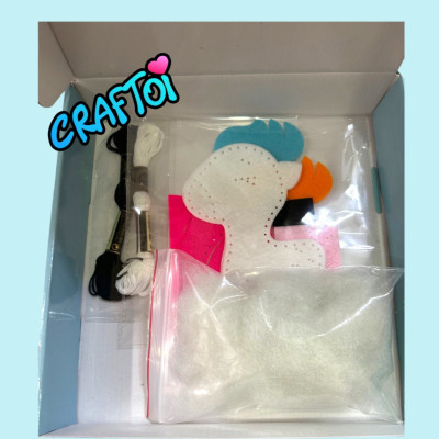 KIM NHỰA Bộ Thủ Công Trẻ Tự Làm Thú Bông 5+ Unicorn Mrs.Rainbow Craftoi Felt Sewing toy prepunched holes plastic needle