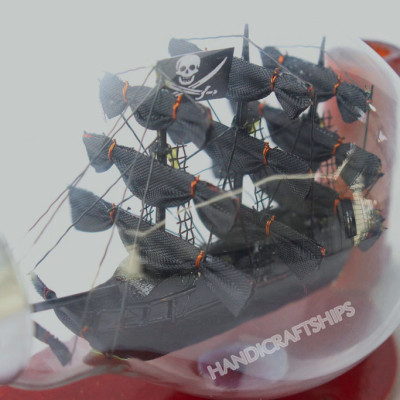 Thuyền trong bóng đèn (thuyền cướp biển 13cm)