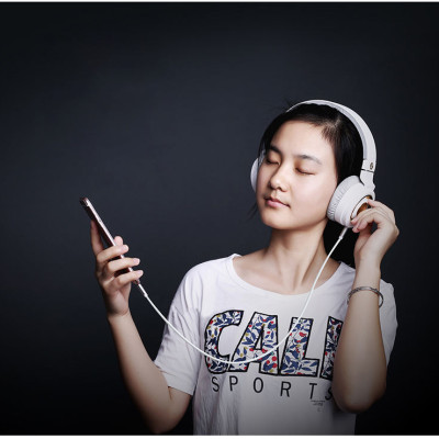 Dây Audio 3.5mm dẹt,mạ vàng 1 đầu vuông 90, TPE dài 1m UGREEN AV119 10597 - Hàng Chính Hãng.