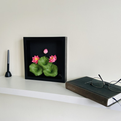 Tranh hoa giấy handmade trang trí cao cấp HOA SEN  HỒNG 25x25 - Maypaperflower Hoa giấy nghệ thuật