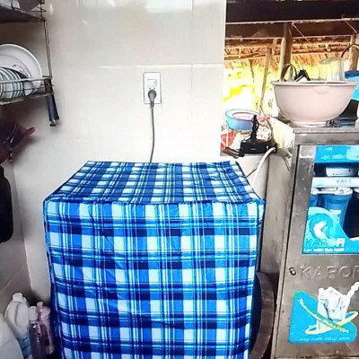 Áo bao máy giặt cửa ngang (trước) cho máy từ 11- 15 kg ,vải dù siêu bền tiện lợi , chống thấm nước , bảo vệ máy giặt dưới mọi thời tiết giao màu ngẫu nhiên