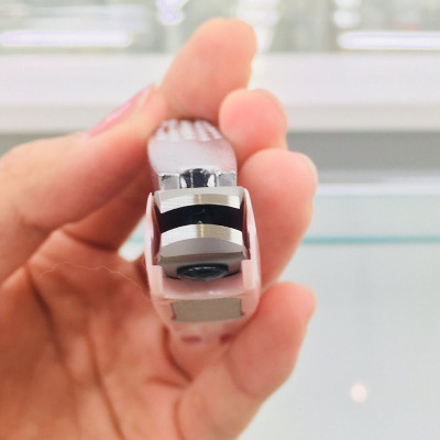 Bấm móng tay cao cấp dành cho nữ Kai R Nail Clipper S tặng set 02 chiếc dao cạo vùng kín Bikini hàng nội địa Nhật Bản