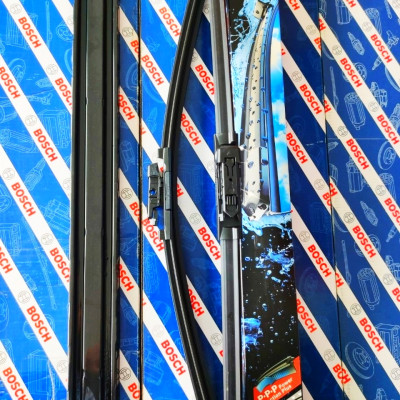 BỘ GẠT MƯA BOSCH AEROTWIN EURO SET FORD EXPLORER, LR EVOQUE (-2021) - 22X26 (7215)