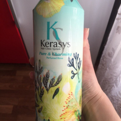 Dầu xả nước hoa Kerasys Pure & Charming hương quýt và hoa ly Hàn Quốc 600ml tặng kèm móc khoá