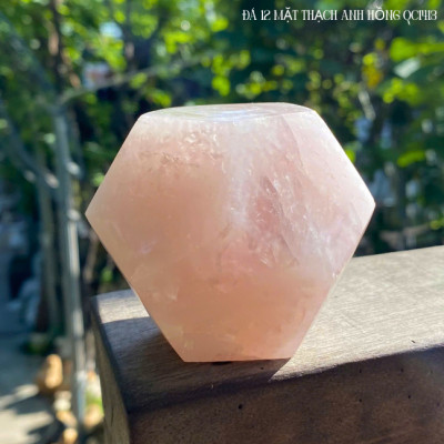 Đá 12 mặt thạch anh hồng NHASAN QC1413 Biểu tượng của tình yêu và sức khỏe - nặng 380gr, đường kính 7.2cm