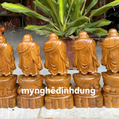 Tượng phật di lặc chúc phúc bằng gỗ bách xanh thơm nức cao 30x11x9cm 