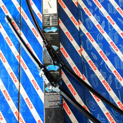 BỘ GẠT MƯA BOSCH AEROTWIN EURO SET FORD EXPLORER, LR EVOQUE (-2021) - 22X26 (7215)
