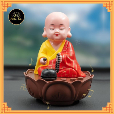 Tượng chú tiểu tụng kinh gõ mõ sạc pin type C có nhạc có đèn trang trí xe hơi, phong thủy, bàn làm việc đồ thờ cúng shop Diệu Tâm -chú tiểu có nhạc