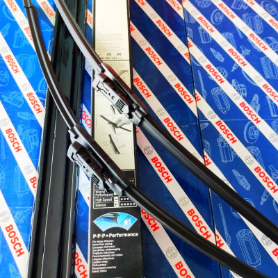 BỘ GẠT MƯA BOSCH AEROTWIN EURO SET FORD EXPLORER, LR EVOQUE (-2021) - 22X26 (7215)