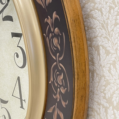 Đồng hồ Rhythm CMG292NR06 Kt 59.0 x 4.9cm, 3.35kg Vỏ gỗ. dùng PIN.