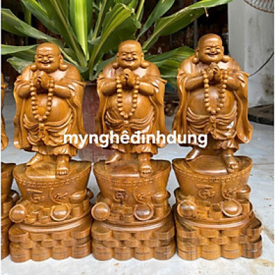 Tượng phật di lặc chúc phúc bằng gỗ bách xanh thơm nức cao 30x11x9cm 