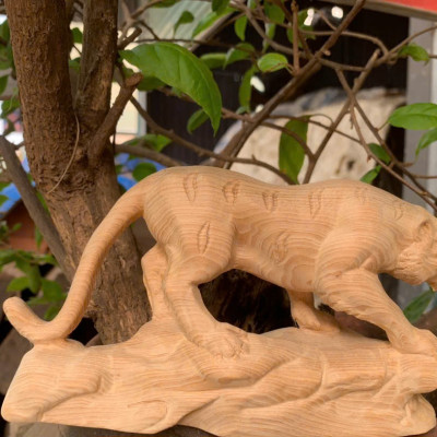 Tượng con hổ phong thủy bằng gỗ ngọc am thơm nức kt 20x10x7cm
