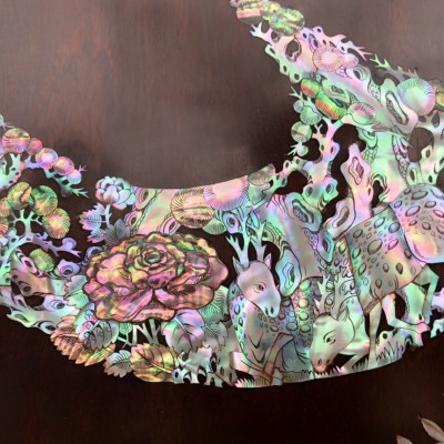 Tranh treo tường gỗ gụ kết hợp khảm ốc đỏ kt 81×81×4.5cm