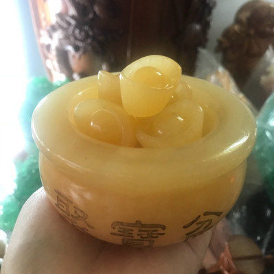 Bát Tụ Bảo Thố Tụ Tài Đá Ngọc Hoàng Long Vàng 10cm gồm 10 viên thỏi vàng có ý nghĩa trong việc tăng tài vận mệnh KIM,THỔ,THUỶ ạ