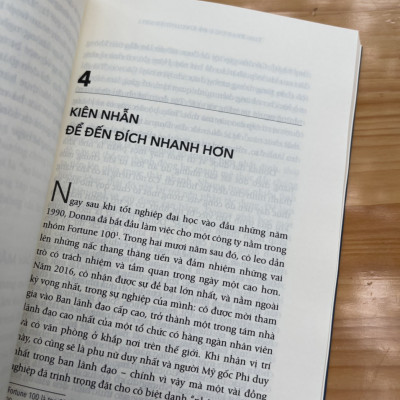 NGHỆ THUẬT SỐNG VỮNG VÀNG - Brad Stulberg - First News - bìa mềm 