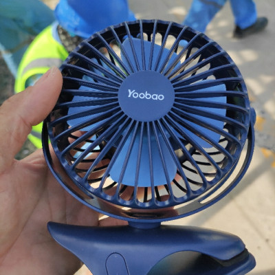 Quạt Kẹp Tích Điện Yoobao F04 Mini Pin Siêu Khủng 6400mah Thoải Mái 2 Ngày Với 4 Tốc Độ - Hàng Chính Hãng