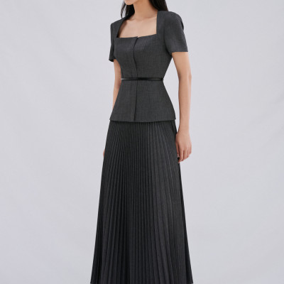 Set áo kiểu tay ngắn cổ thang & chân váy xếp ly DARIA thiết kế cao cấp WHITE CHIC