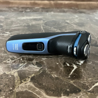 Máy cạo râu khô và ướt 5D Pivot & Flex Heads Philips Norelco S3212 cao cấp - Hàng Chính Hãng