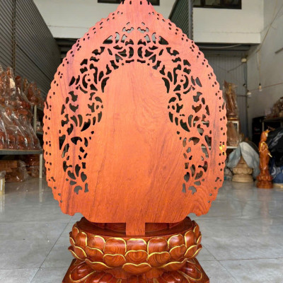 Tượng phật thích  ca bằng  gỗ  hương đá  tô điểm dát vàng  cao cao 63x36x36cm 