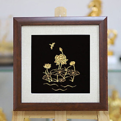 Tranh hoa sen mạ vàng 24K