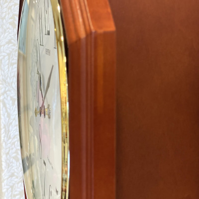 Đồng hồ treo tường Nhật Bản Rhythm CMJ501FR06 Kt 31.6 x 50.2 x 11.1cm, 2.5kg. Vỏ gỗ. Dùng Pin.