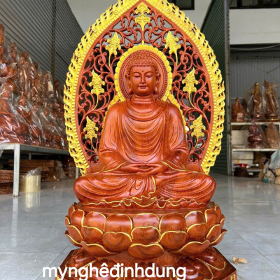 Tượng phật thích  ca bằng  gỗ  hương đá  tô điểm dát vàng  cao cao 63x36x36cm 
