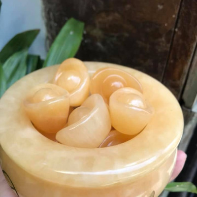Bát Tụ Bảo Thố Tụ Tài Size Trung 13cm Cao 6,5cm Đá Ngọc Hoàng Long gồm 10 Thỏi Vàng Nặng 1,7kg Hợp Anh Chị mệnh Kim Thổ Thủy để bàn làm việc hay bàn thờ Thần Tài may mắn ạ