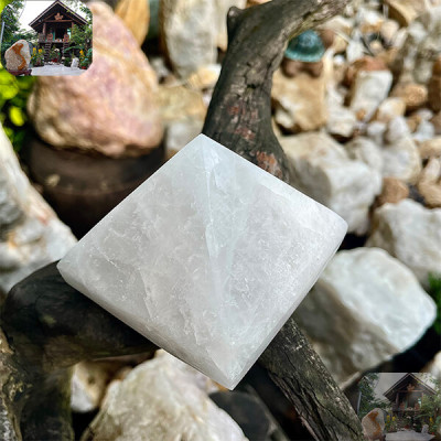 Kim tự tháp đá thạch anh trắng NHA SAN T630 Ánh sáng soi đường cho tâm hồn - 1.1 kg (8 x 10.2 cm)