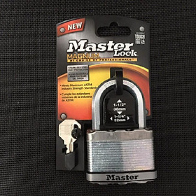 Ổ khóa chống cắt Master Lock M15 XDLF thân thép rộng 64mm