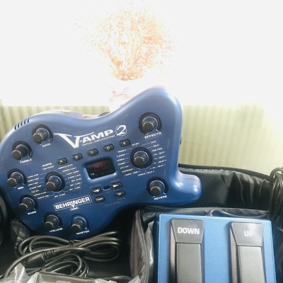 Effect cho đàn ghi ta (Virtual Guitar Amplifier with Tube Simulation and Multi-Effects Processor) VAMP-2 Behringer - Hàng Chính Hãng