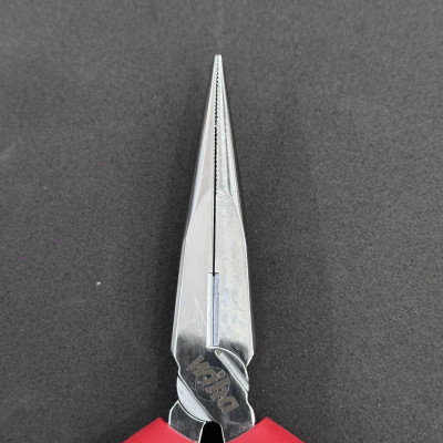 Kìm mũi nhọn cách điện 200mm Wiha 26727