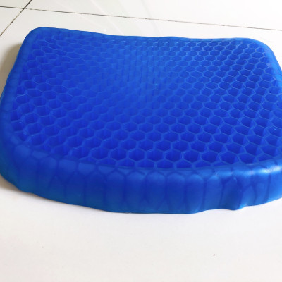 Đệm ngồi lót ghế làm từ hợp chất TPE, thoáng khí, hỗ trợ tuần hoàn máu, chống ê mông, mỏi lưng - Thương hiệu Nhà của Mẹ- giao màu ngẫu nhiên