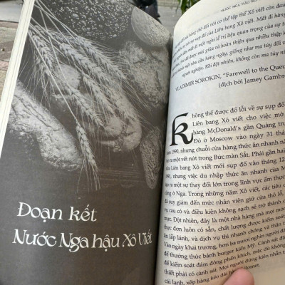 VƯƠNG QUỐC LÚA MẠCH ĐEN - Lược Sử Ẩm Thực Nga - Darra Goldstein - Nhã Phong dịch - Lyceum