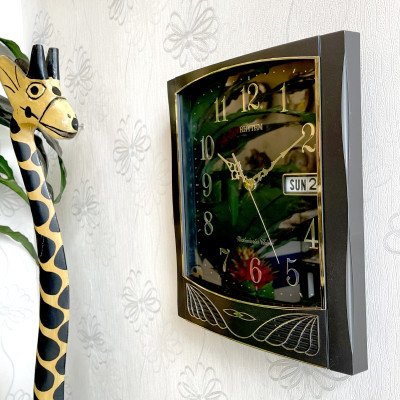 Đồng hồ treo tường Nhật Bản Rhythm CFH104NR02-  Kt 28.0 x 31.5 x 6.8cm, 1.44kg 