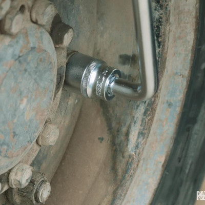 CẦN SIẾT TAY CẦM L 1/2" 300MM TOTAL THLHD12121 - HÀNG CHÍNH HÃNG