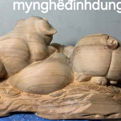 Tượng gia đình lợn phong thủy bằng gỗ  ngọc Am thơm nức 39x18x22cm