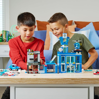 Đồ chơi lắp ráp trạm cảnh sát 889 mảnh Max Build More 83162