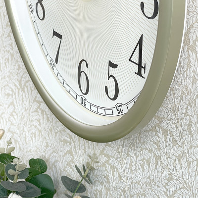 Đồng hồ treo tường Rhythm CMG610NR18 Kt 36.1 x 5.1cm, 0.84kg. Vỏ nhựa. Dùng Pin.